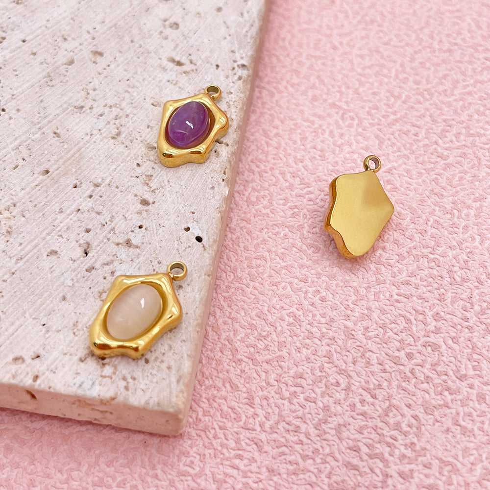 0986 Oval stone charm