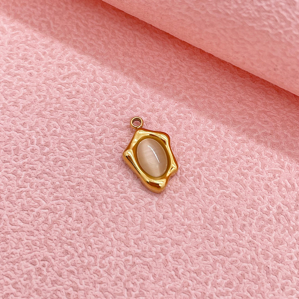 0986 Oval stone charm