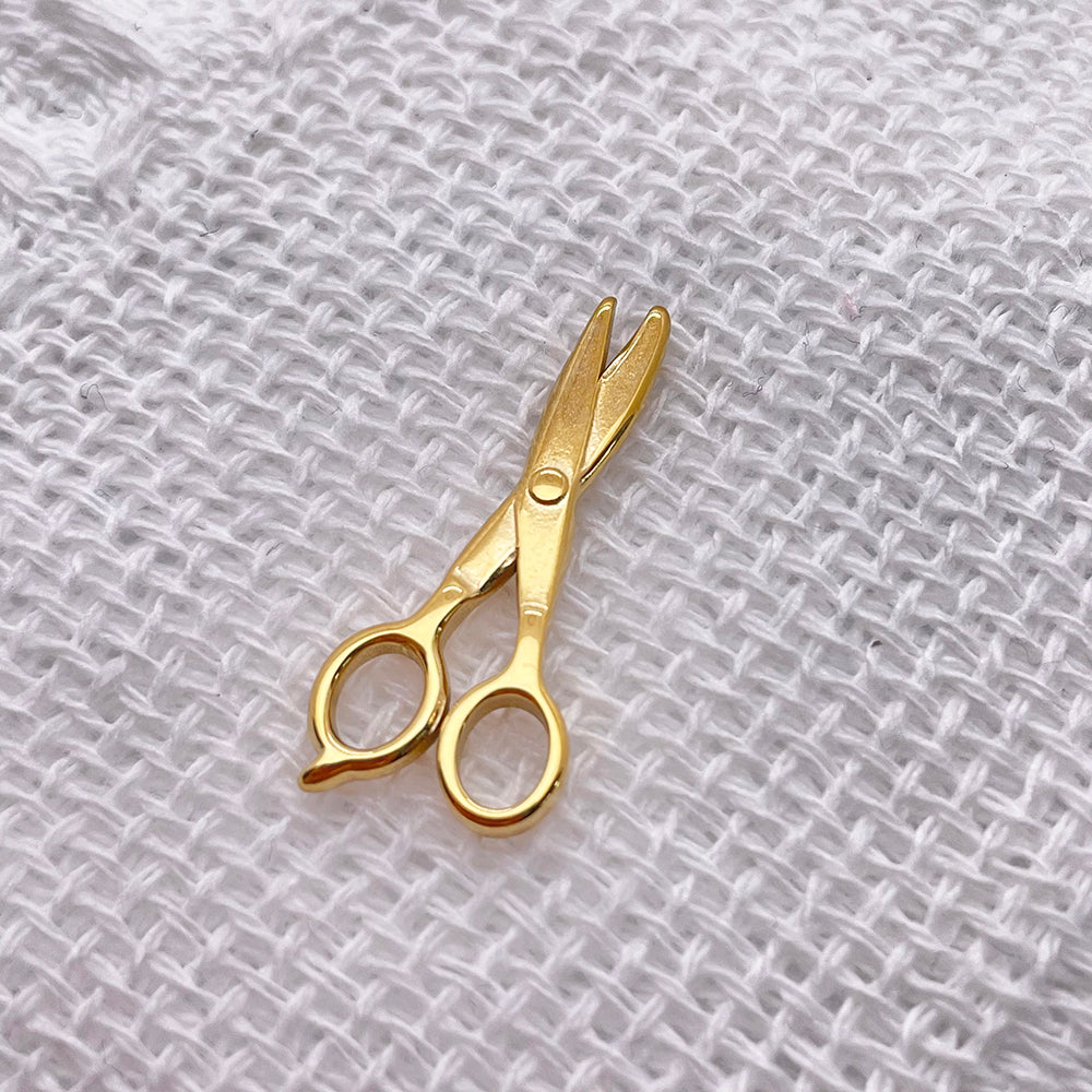 12197 Scissor charm