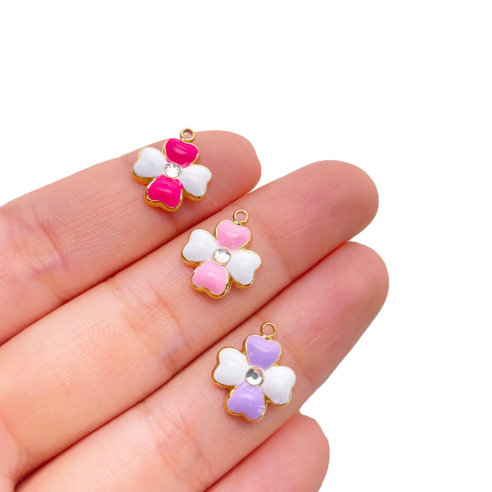 51242 Enamel four leaf clover charm