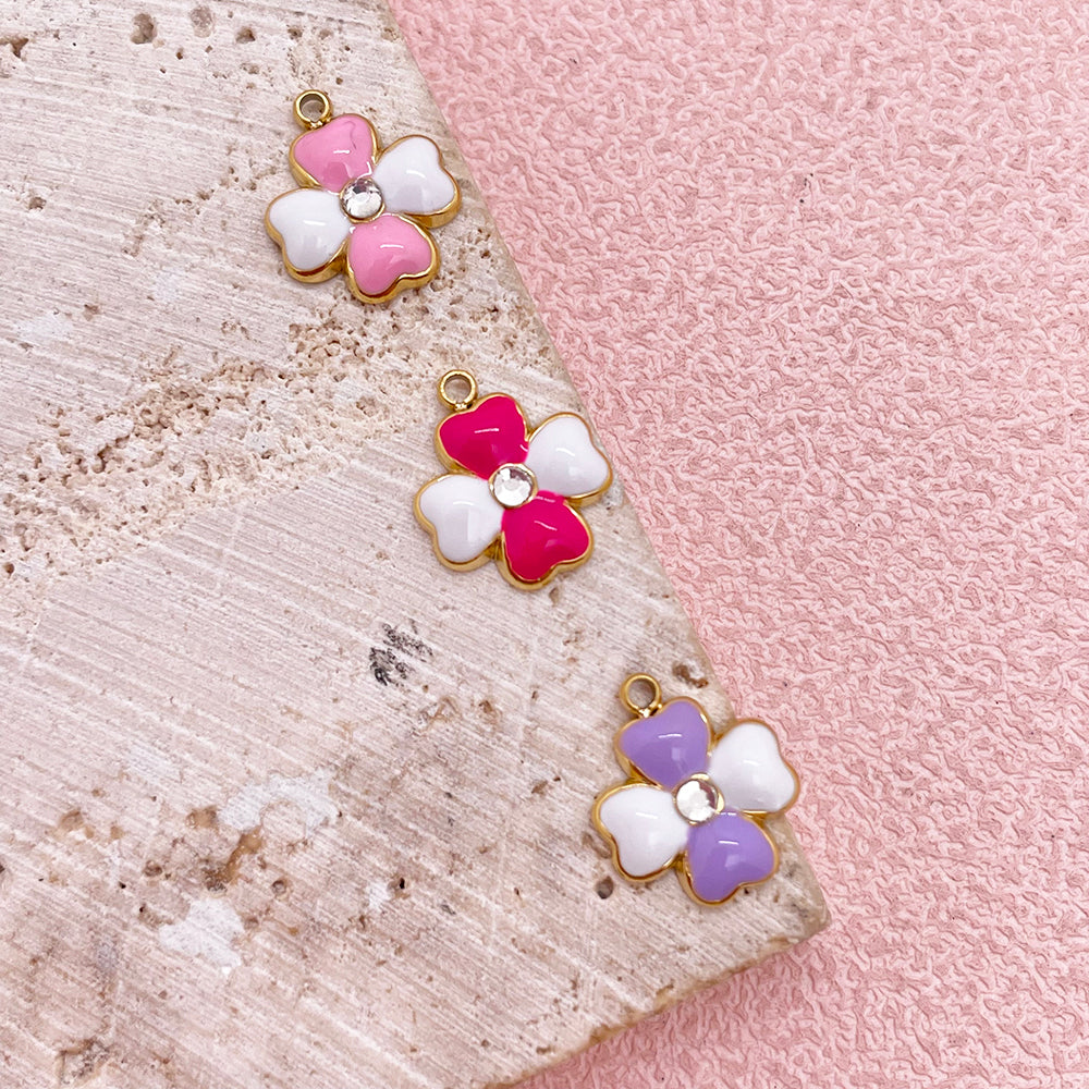 51242 Enamel four leaf clover charm