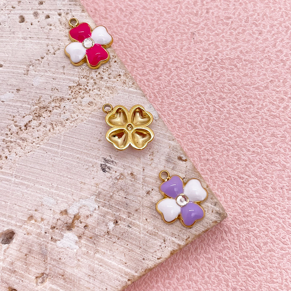51242 Enamel four leaf clover charm