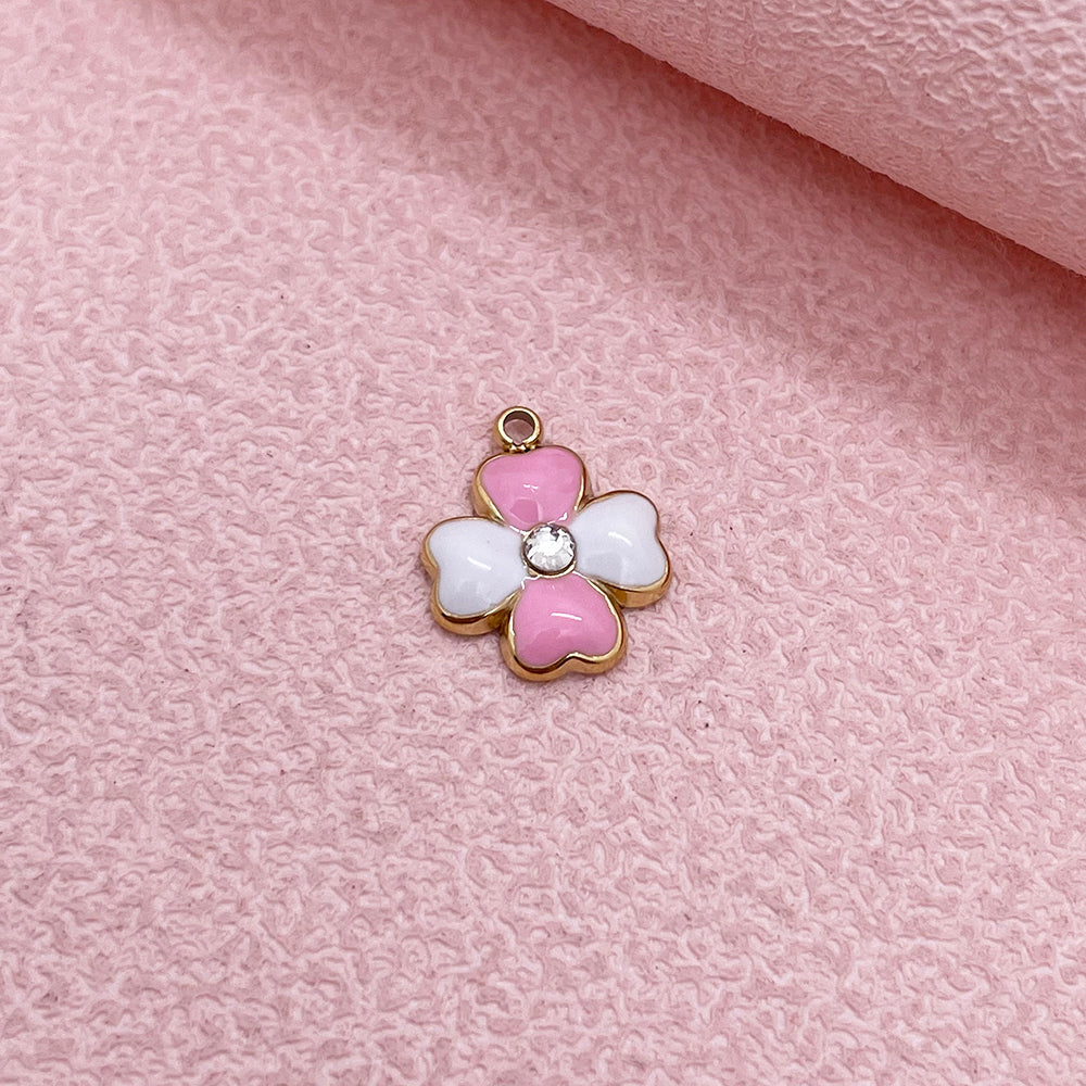51242 Enamel four leaf clover charm