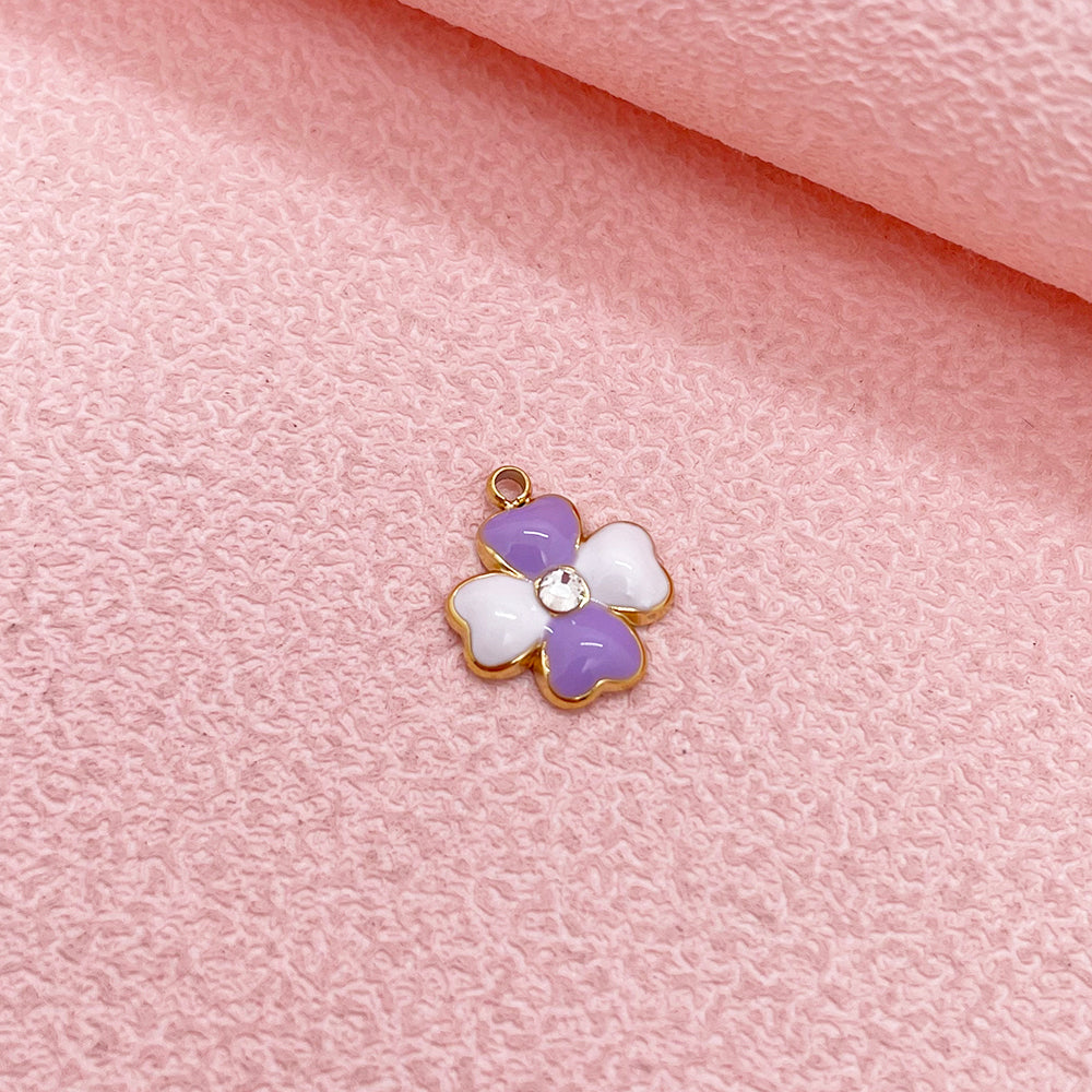 51242 Enamel four leaf clover charm