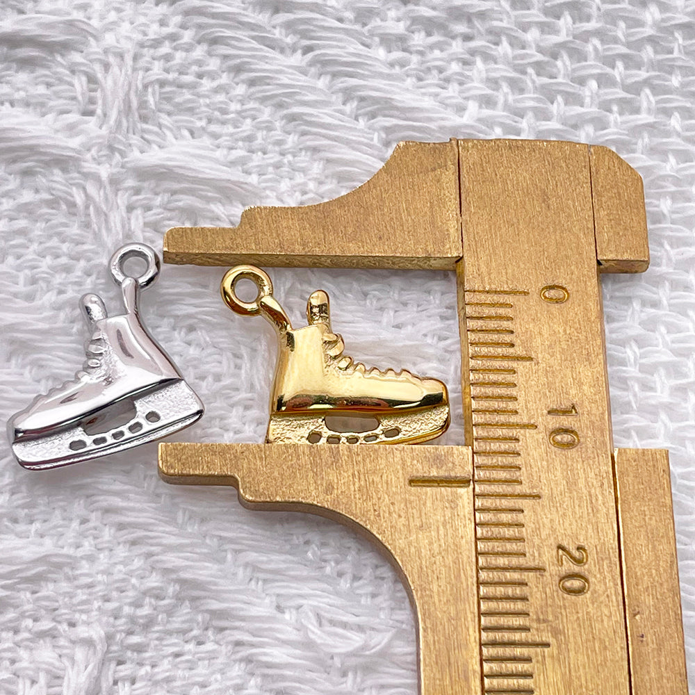 12326 Ice skatesI charm
