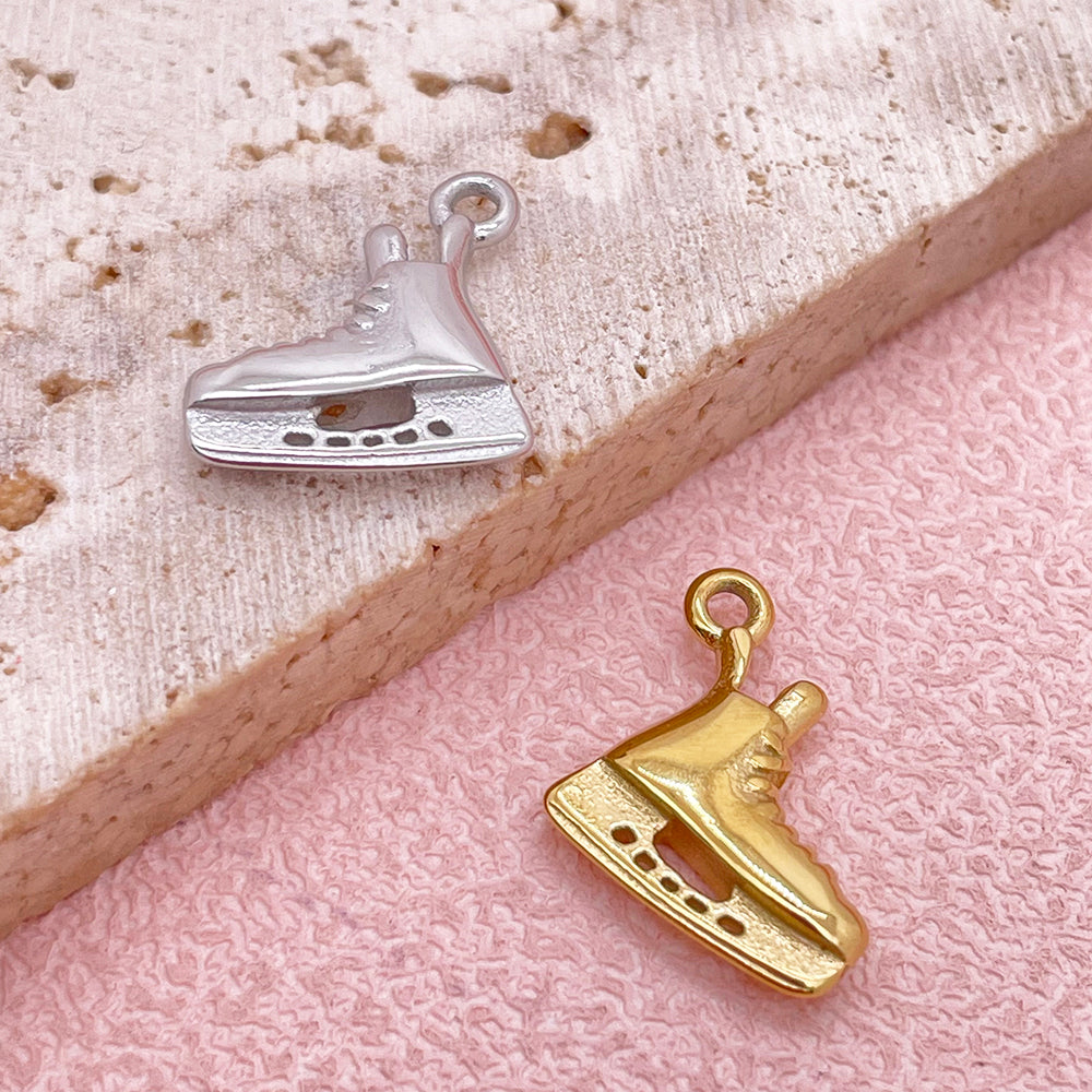12326 Ice skatesI charm