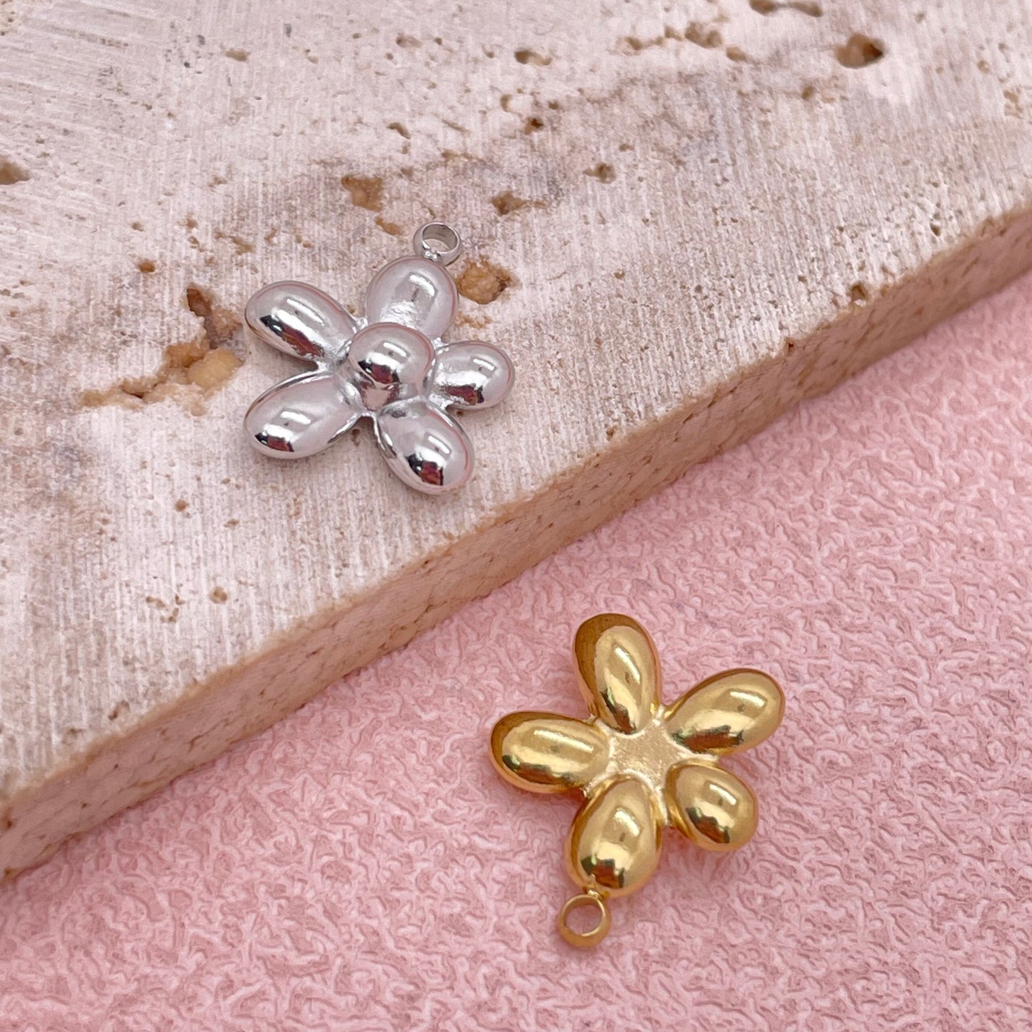 12316 Flower charm
