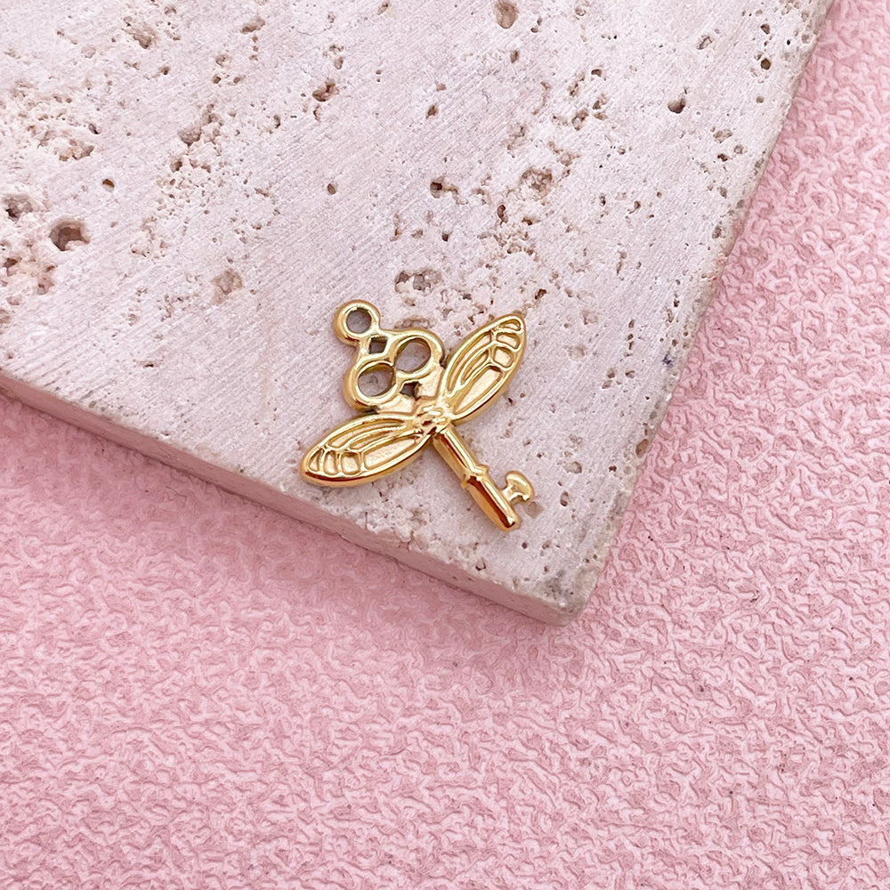 Dragonfly key charm