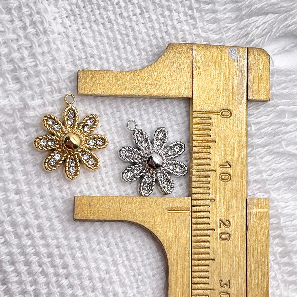 51525 Diamond flower charm