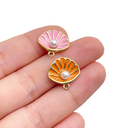 5963 Enamel Pearl Shell charm