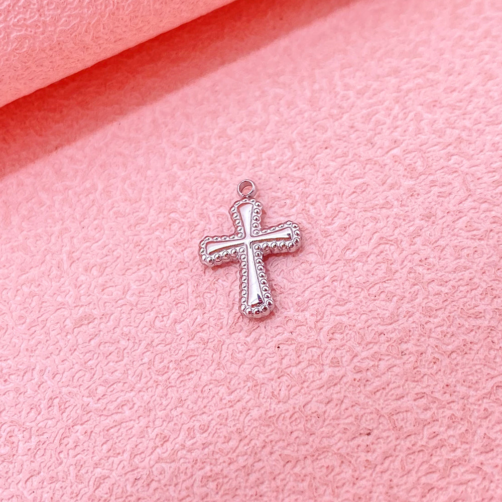 1322 Cross charm