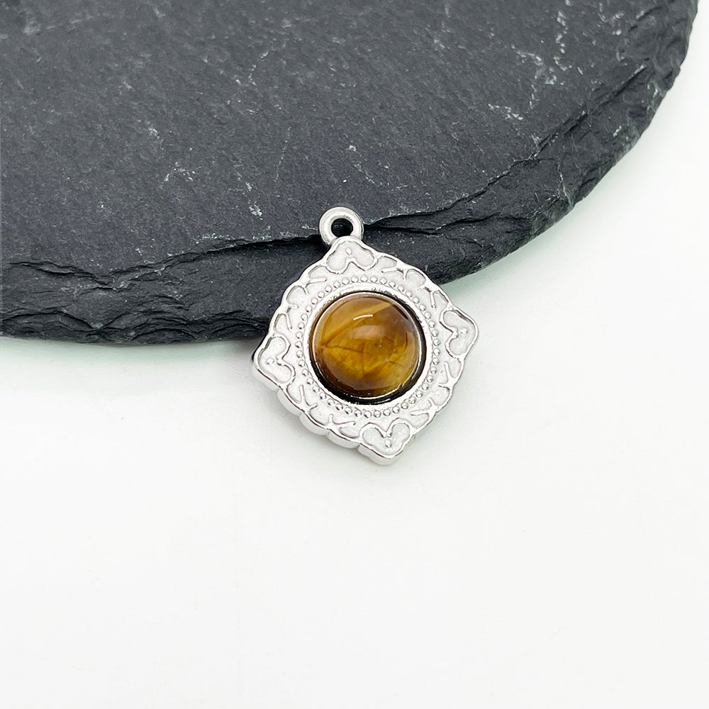 PC681 Tiger eye charm