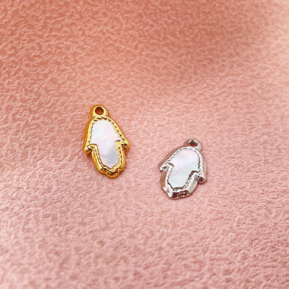 2734 Shell hand charm