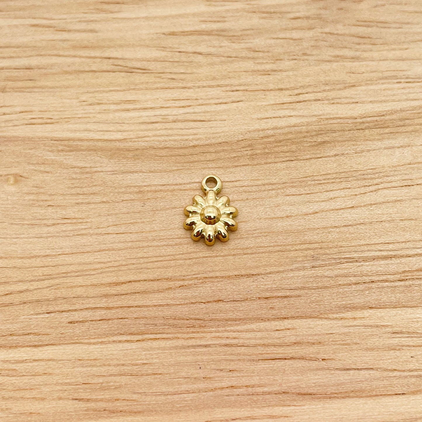 13112 Tiny Flower Charm