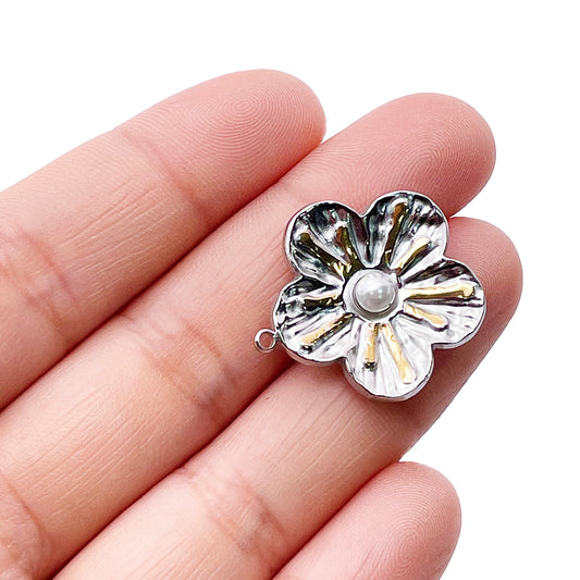 0456 Pearl flower charm