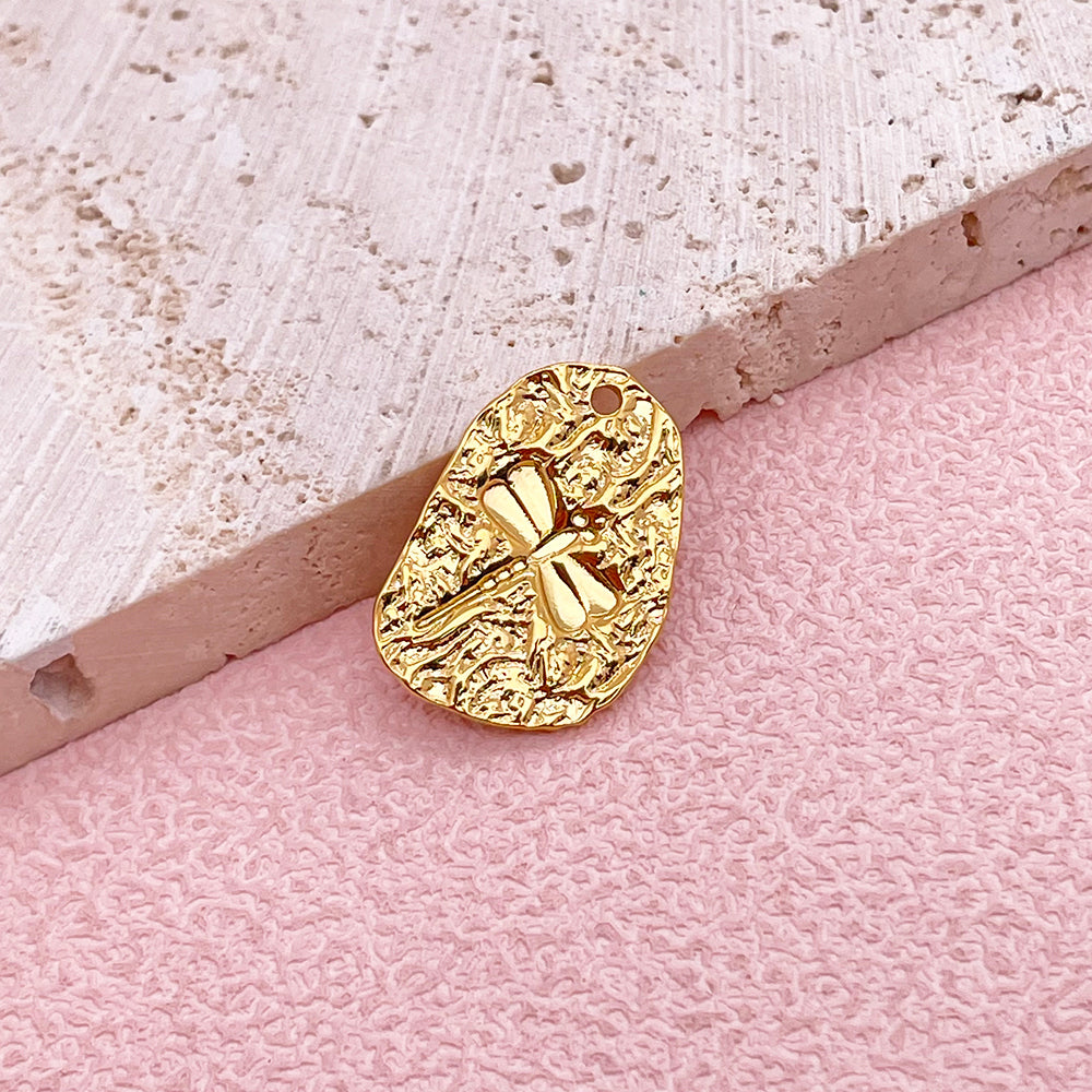 0844 Dragonfly charm