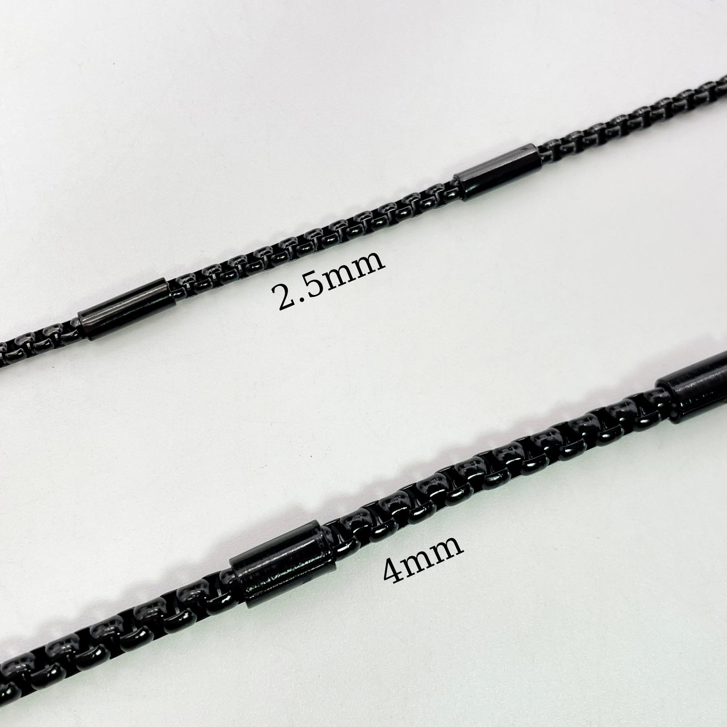 C1609 Square pearl pipe black chain