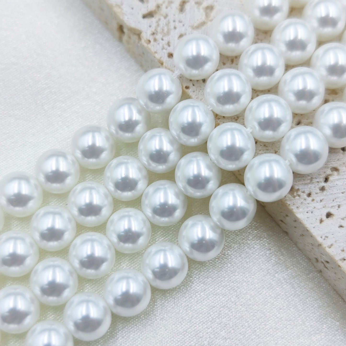 High quality glass pearl